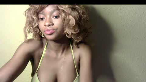Snapshot of bigboobcreamx chatting on July 26, 10:44 am bigboobcreamx online show from July 26, 10:44 am