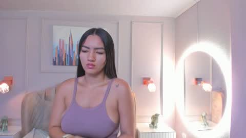 Snapshot of bigboobsnaughty1 chatting on January 24, 10:11 am online show from January 24, 10:11 am