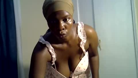 Vee online show from October 25, 8:25 pm