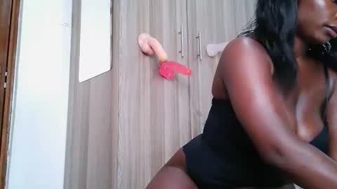 Vee online show from February 3, 11:32 pm