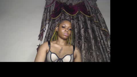 Snapshot of bigbooty_xchataa chatting on November 22, 10:36 am Lucy online show from November 22, 10:36 am