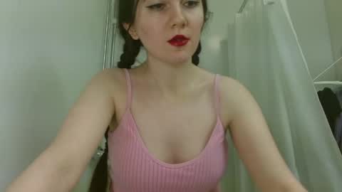 Isabella online show from April 17, 1:03 pm