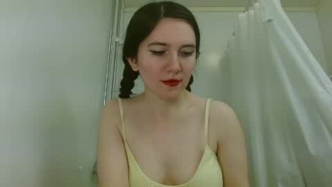 Isabella online show from April 19, 6:10 pm