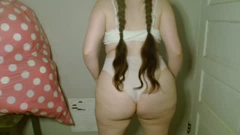 Snapshot of bigbootybunny chatting on June 29, 4:19 am Isabella online show from June 29, 4:19 am