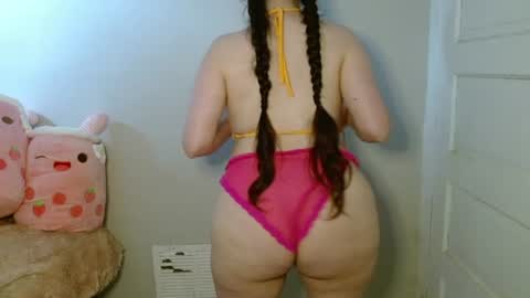 Snapshot of bigbootybunny chatting on July 7, 6:34 pm Isabella online show from July 7, 6:34 pm