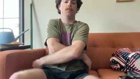 Snapshot of bigboymatt19 chatting on April 8, 6:52 pm bigboymatt19 online show from April 8, 6:52 pm