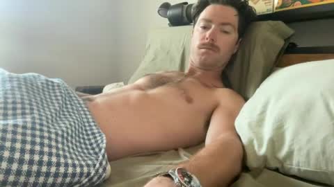 Snapshot of bigboymatt19 chatting on July 3, 12:33 pm bigboymatt19 online show from July 3, 12:33 pm