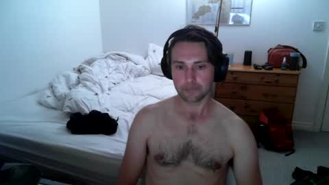 Snapshot of bigbrit_25 chatting on June 18, 12:22 am Big Brit online show from June 18, 12:22 am