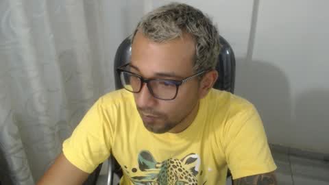 Snapshot of bigcock_hair chatting on October 12, 11:15 pm bigcock_hair online show from October 12, 11:15 pm