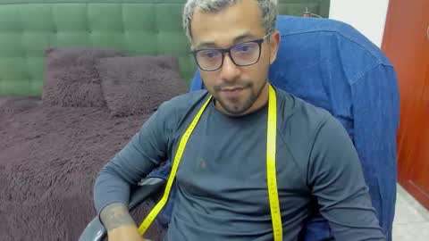 Snapshot of bigcock_hair chatting on October 16, 11:06 pm bigcock_hair online show from October 16, 11:06 pm