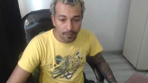 Snapshot of bigcock_hair chatting on October 21, 8:09 pm bigcock_hair online show from October 21, 8:09 pm