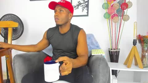 Snapshot of bigcock_latin01 chatting on February 3, 2:47 am sexy muscle online show from February 3, 2:47 am