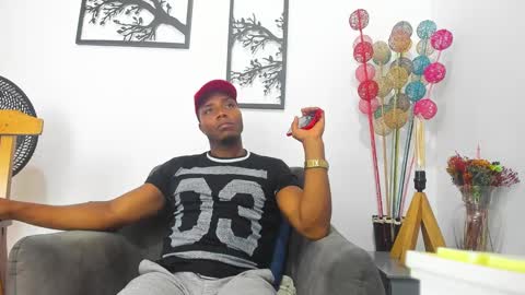 Snapshot of bigcock_latin01 chatting on March 11, 2:32 am sexy muscle online show from March 11, 2:32 am