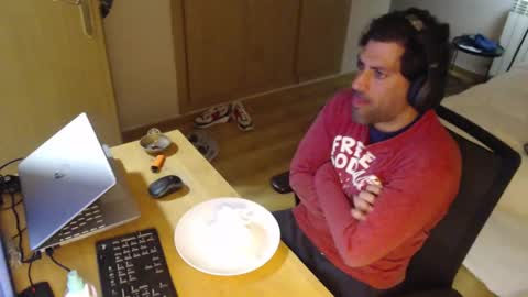 Snapshot of bigcok35spain chatting on February 9, 9:28 pm bigcok35spain online show from February 9, 9:28 pm