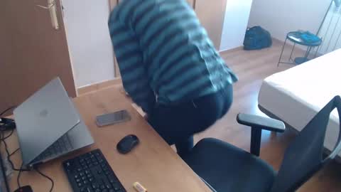 Snapshot of bigcok35spain chatting on February 12, 10:35 am bigcok35spain online show from February 12, 10:35 am