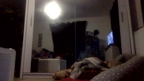 Snapshot of bigdickdangles472924 chatting on October 27, 1:31 am bigdickdangles472924 online show from October 27, 1:31 am