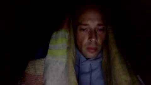 Snapshot of bigdickdangles472924 chatting on December 16, 12:48 am bigdickdangles472924 online show from December 16, 12:48 am