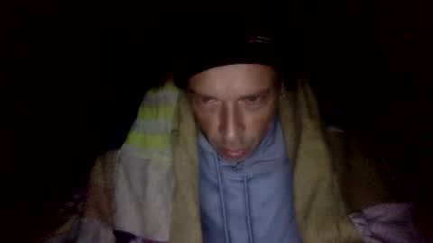 Snapshot of bigdickdangles472924 chatting on December 17, 2:28 am bigdickdangles472924 online show from December 17, 2:28 am