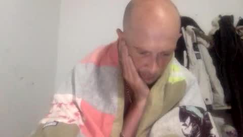 Snapshot of bigdickdangles472924 chatting on May 24, 11:32 pm bigdickdangles472924 online show from May 24, 11:32 pm