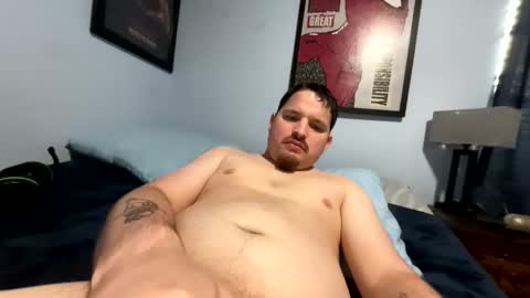 Snapshot of bigdickstyle101 chatting on May 5, 12:18 am bigdickstyle101 online show from May 5, 12:18 am