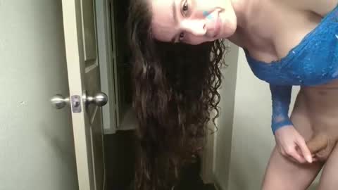 Snapshot of bigdicktrannynicole chatting on May 5, 11:29 am bigdicktrannynicole online show from May 5, 11:29 am