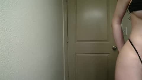 Snapshot of bigdicktrannynicole chatting on May 27, 8:55 am bigdicktrannynicole online show from May 27, 8:55 am