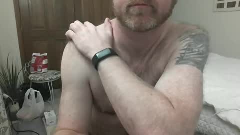 Snapshot of bigdpluscrypto chatting on December 25, 5:48 am Derek online show from December 25, 5:48 am