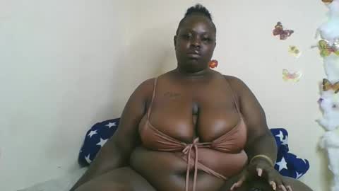 Snapshot of bigg_cate chatting on November 10, 10:53 pm Bigg Cate online show from November 10, 10:53 pm