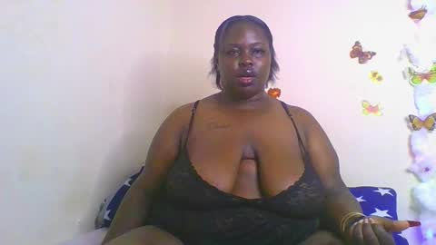 Snapshot of bigg_cate chatting on November 16, 10:48 pm Bigg Cate online show from November 16, 10:48 pm