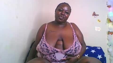 Snapshot of bigg_cate chatting on November 24, 11:15 pm Bigg Cate online show from November 24, 11:15 pm