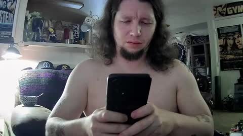 biggerisbetter21 online show from January 8, 6:52 pm