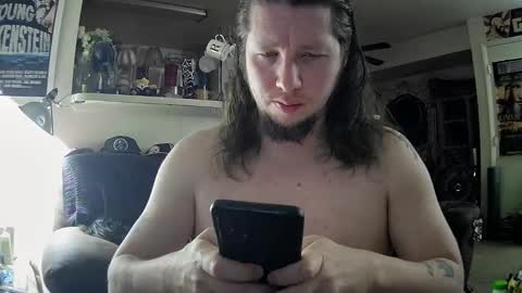 biggerisbetter21 online show from February 14, 5:30 am