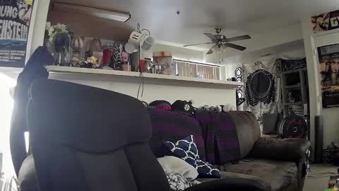 biggerisbetter21 online show from February 17, 11:42 pm