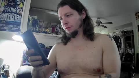 biggerisbetter21 online show from February 26, 8:54 pm