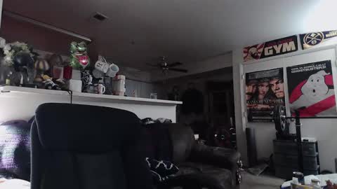 biggerisbetter21 online show from February 25, 4:44 am