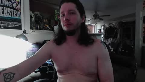 biggerisbetter21 online show from March 5, 8:16 pm