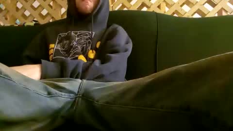 Snapshot of biggestboiiii chatting on April 5, 1:47 am biggestboiiii online show from April 5, 1:47 am