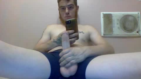 Snapshot of biggingerdick04 chatting on November 17, 12:27 am biggingerdick04 online show from November 17, 12:27 am