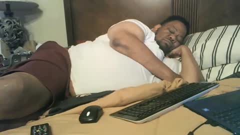 Snapshot of biggyscorpio chatting on December 24, 11:11 pm biggyscorpio online show from December 24, 11:11 pm