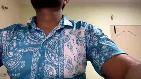 Snapshot of bighandsomesatisfy chatting on December 28, 3:04 pm bighandsomesatisfy online show from December 28, 3:04 pm