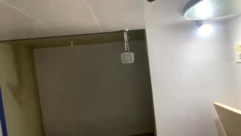 Snapshot of bighandsomesatisfy chatting on February 22, 1:22 am bighandsomesatisfy online show from February 22, 1:22 am