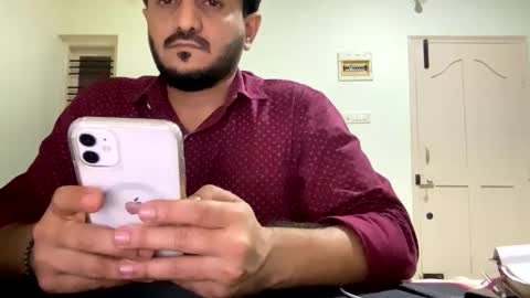 bighandsomesatisfy online show from December 3, 7:01 pm