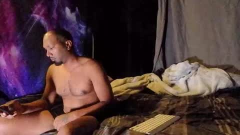 Snapshot of bighardcock989 chatting on November 18, 11:03 am bighardcock989 online show from November 18, 11:03 am