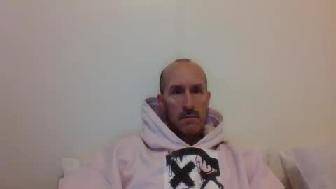 Snapshot of bighugemouthful chatting on December 3, 4:17 pm Chaz online show from December 3, 4:17 pm