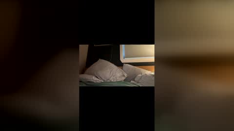 Snapshot of bighungman420 chatting on February 25, 3:43 pm bighungman420 online show from February 25, 3:43 pm