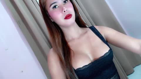 Snapshot of bigloadxsasha chatting on February 5, 10:14 pm sasha swan online show from February 5, 10:14 pm