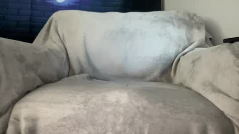 bigloadzisback023 online show from September 13, 10:42 pm