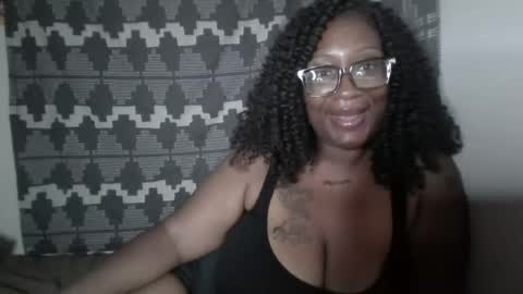 Snapshot of bigmamamocha chatting on August 9, 10:09 am BigMamaMocha online show from August 9, 10:09 am