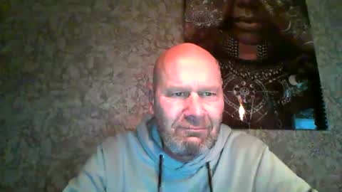 Snapshot of bigmike3339 chatting on December 2, 1:35 pm bigmike3339 online show from December 2, 1:35 pm