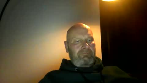 Snapshot of bigmike3339 chatting on January 2, 8:02 pm bigmike3339 online show from January 2, 8:02 pm